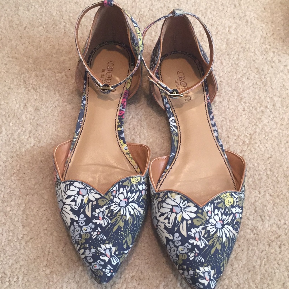 Crown vintage size 6 flats